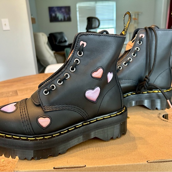 Dr Martens Platform Sinclair Hearts. Size 6. BNIB. - Picture 6 of 12